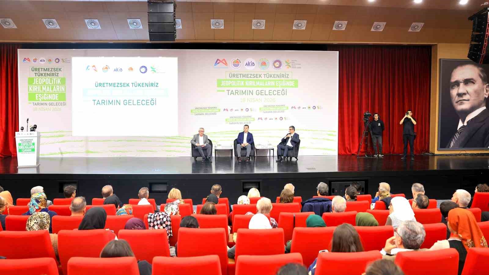 Mersin’de tarımın geleceği jeopolitik gelişmeler ışığında ele alındı
