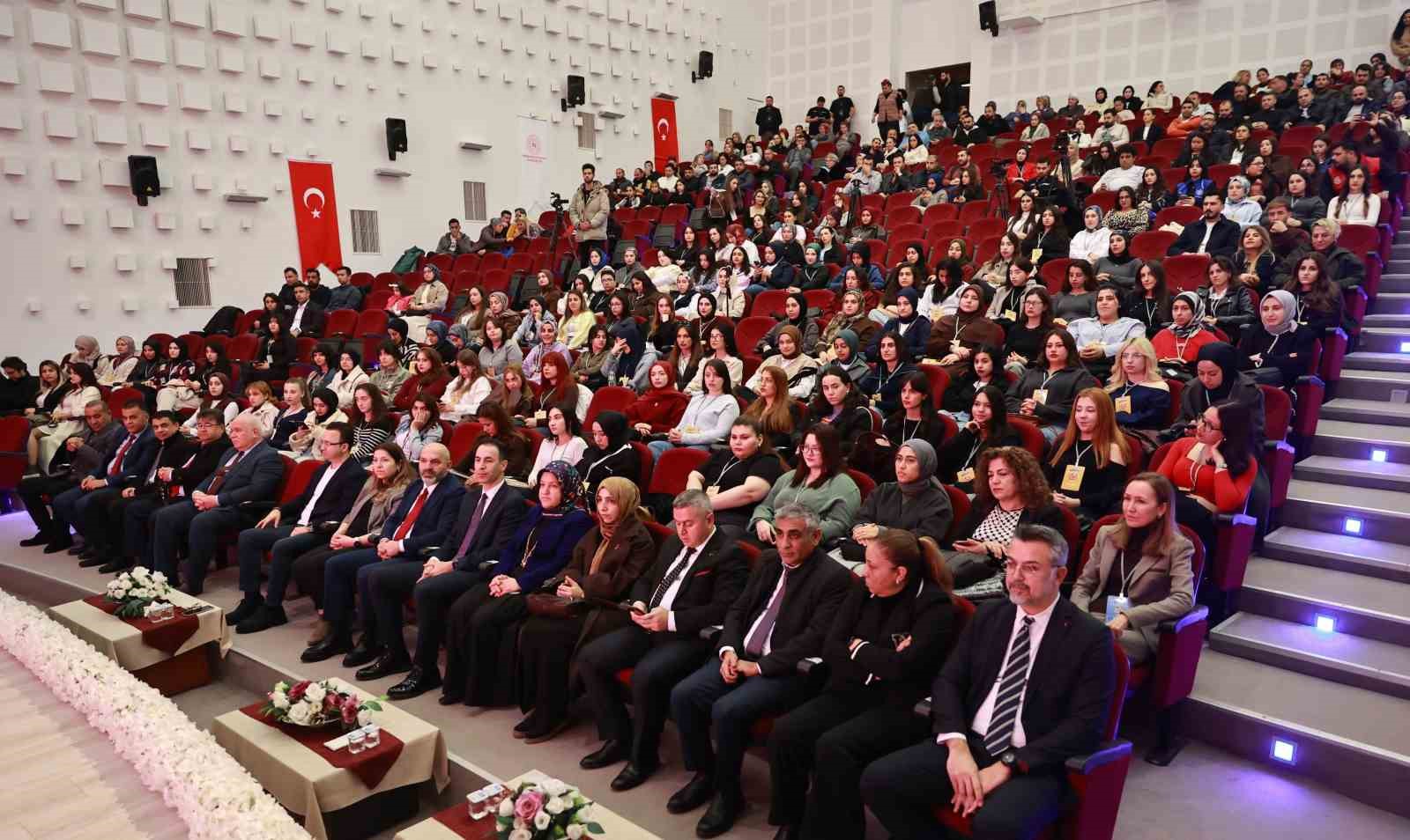 Mersin’de Tematik Kış Kampı başladı
Mersin’de Tematik Kış Kampı başladı