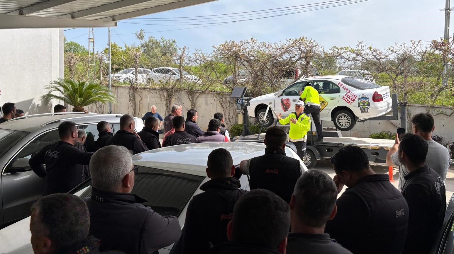 Mersin’de trafik güvenliği için sürücülere uygulamalı eğitim
Mersin’de trafik güvenliği için sürücülere uygulamalı eğitim