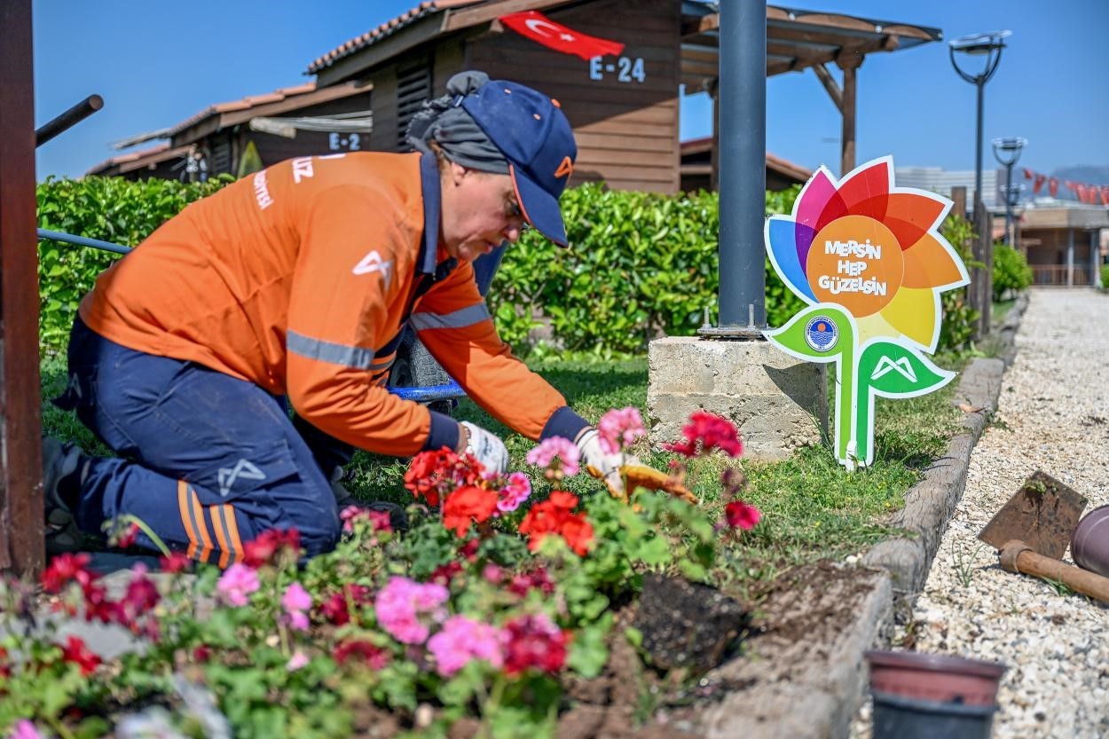 Mersin’de yeşil alanlar iklim dostu uygulamalarla büyütüldü
