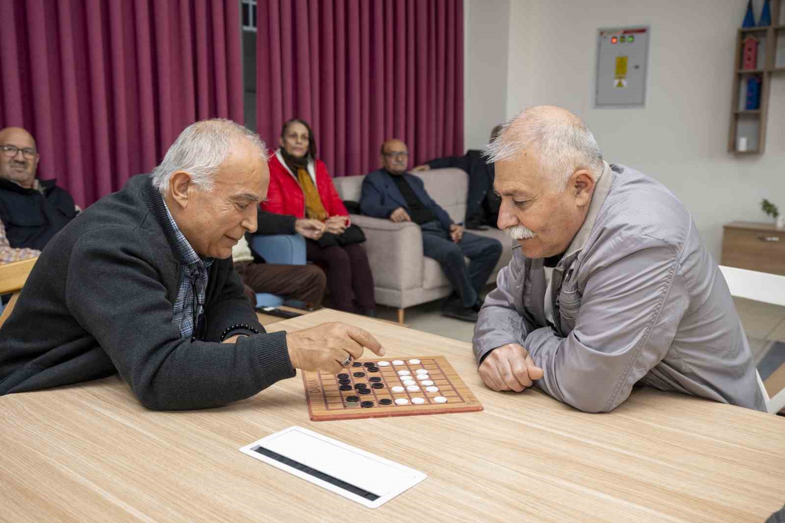 Mersin’deki emekli evleri, emeklilerin ikinci adresi oldu
Mersin’deki emekli evleri, emeklilerin ikinci adresi oldu