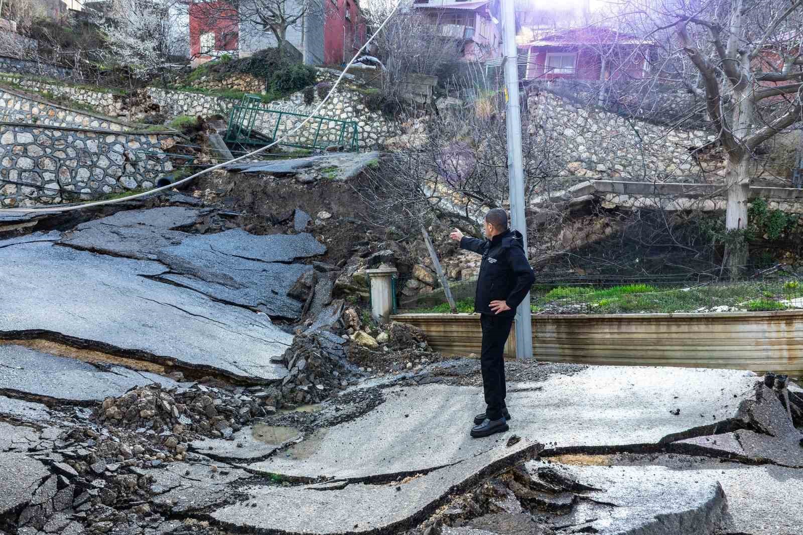 Mersin’deki heyelan bölgesi havadan görüntülendi
