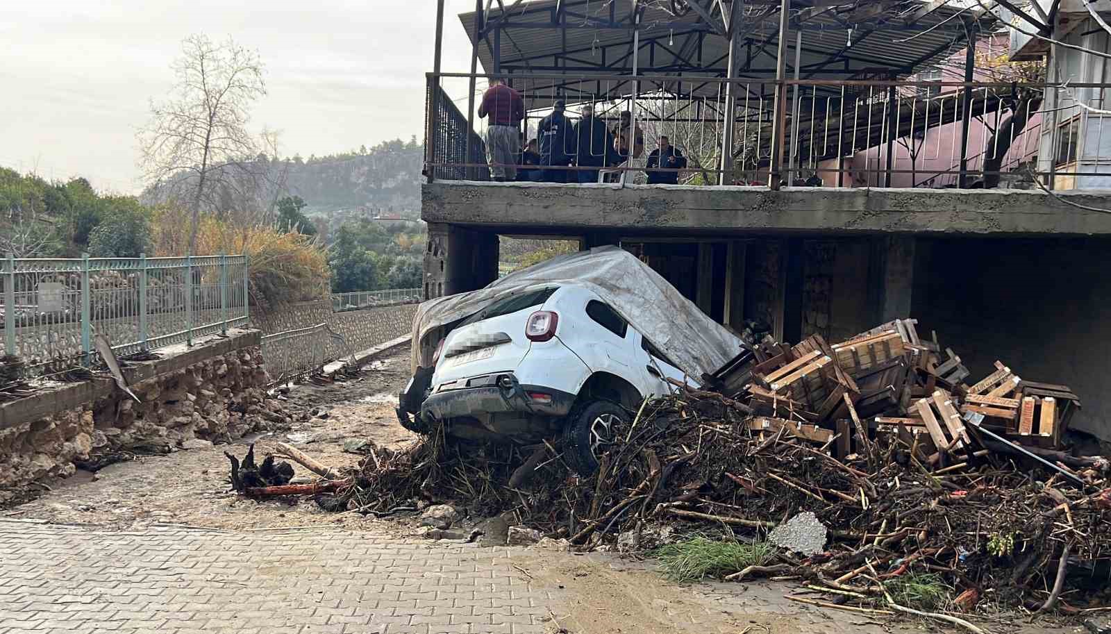 Mersin’deki sel felaketinin boyutu gün geçtikçe büyüyor
