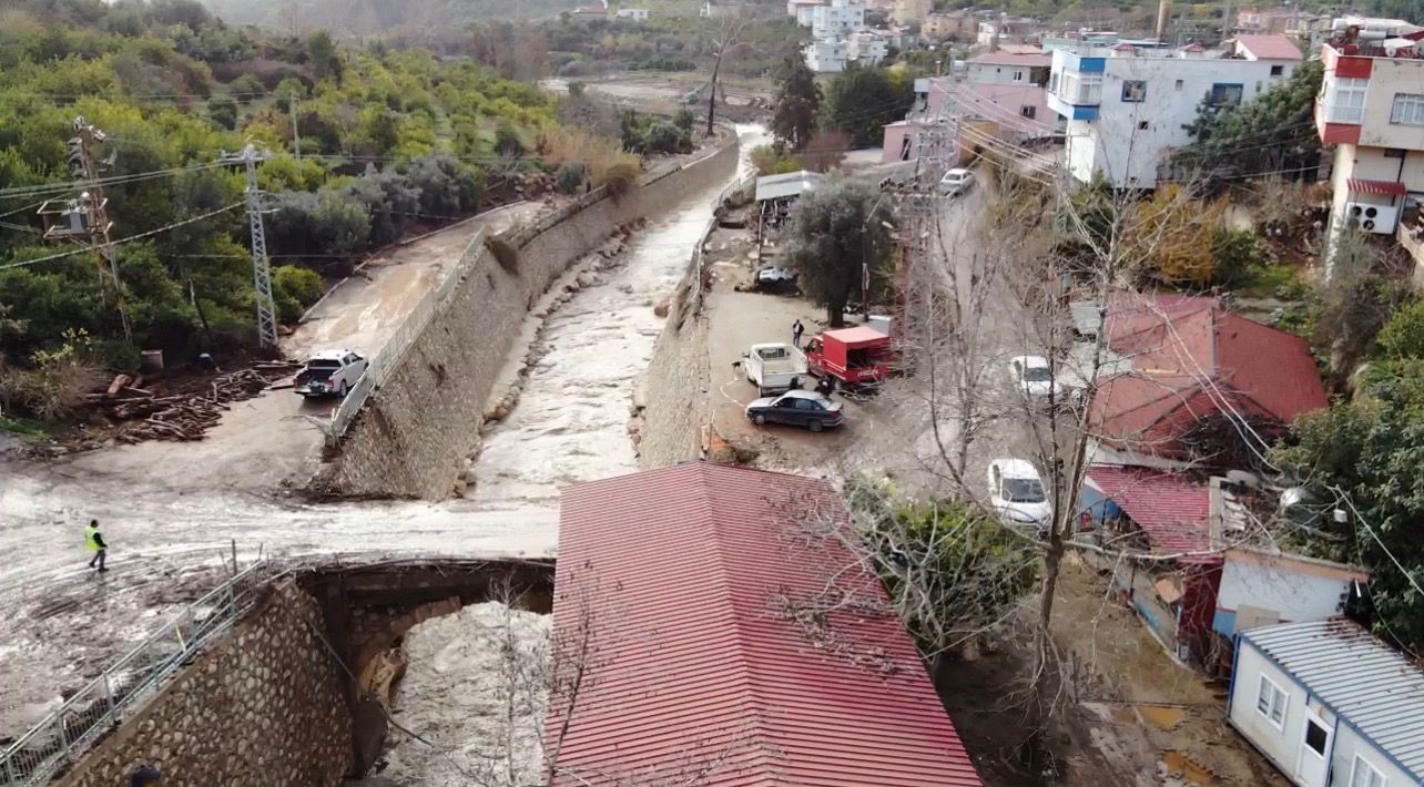Mersin’deki sel felaketinin boyutu gün geçtikçe büyüyor
