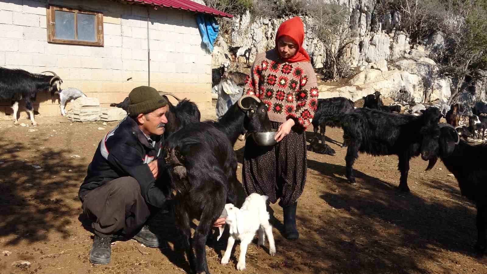 Mersinli Yörük kızı, baba mesleğiyle kültürünü yaşatıyor
