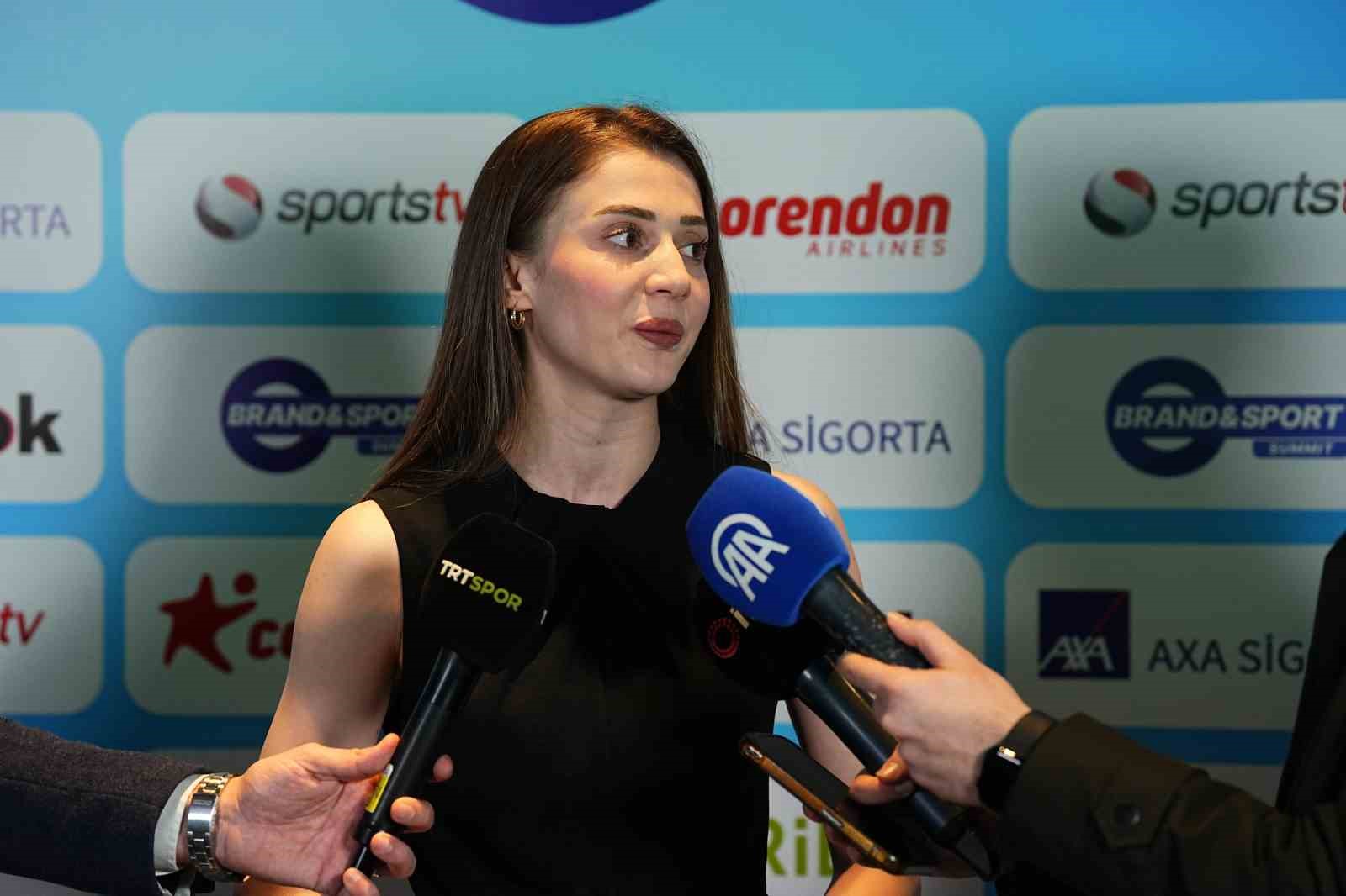Merve Dinçel Kavurat: "Tek hedefim 2028 Olimpiyatları’nda altın madalya kazanmak"
Merve Dinçel Kavurat: "Tek hedefim 2028 Olimpiyatları’nda altın madalya kazanmak"