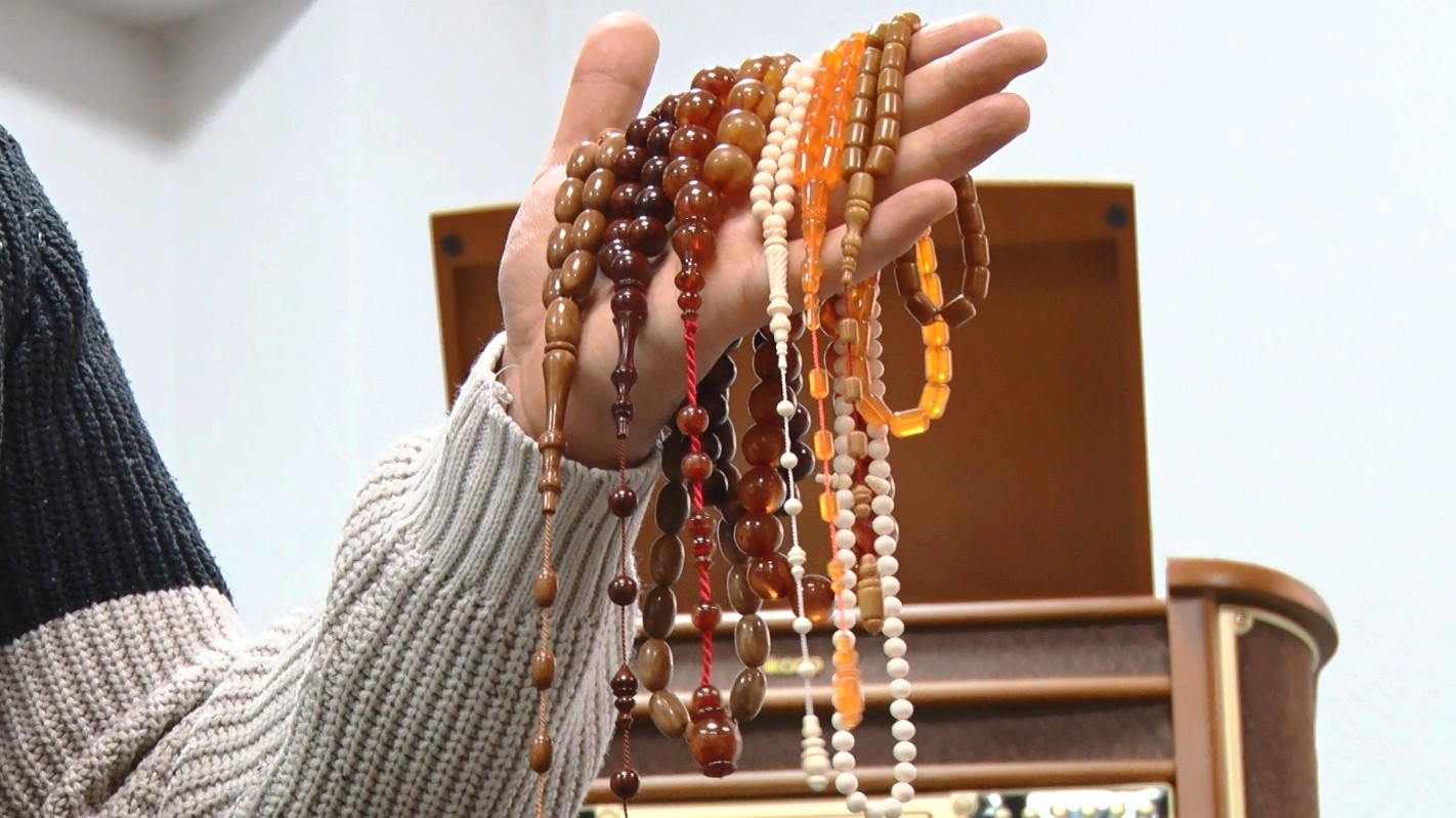 Mescid-i Nebevi modeli tespihi, çocuklarına bırakacak
