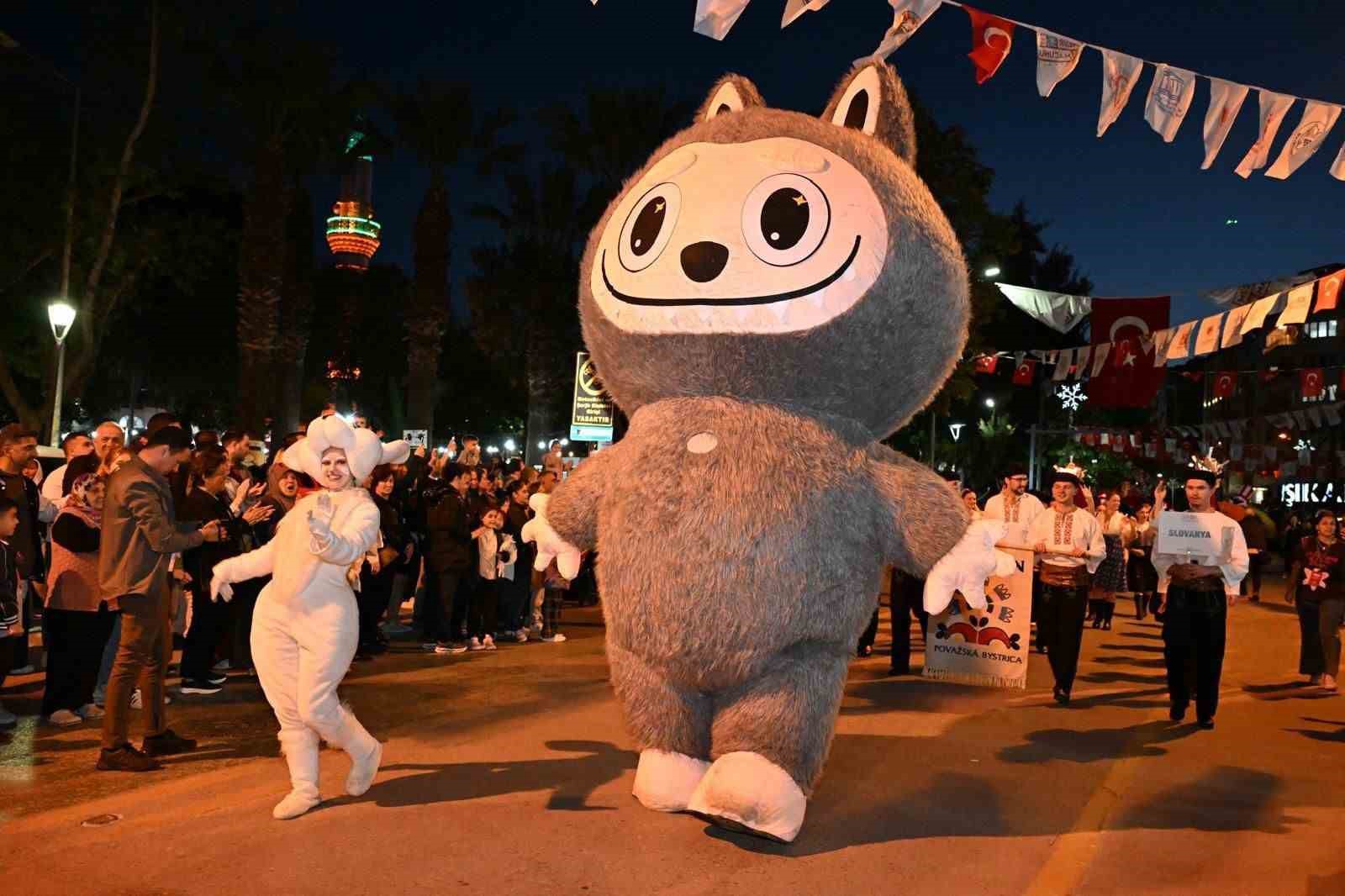 Mesir coşkusu sokaklara taştı
