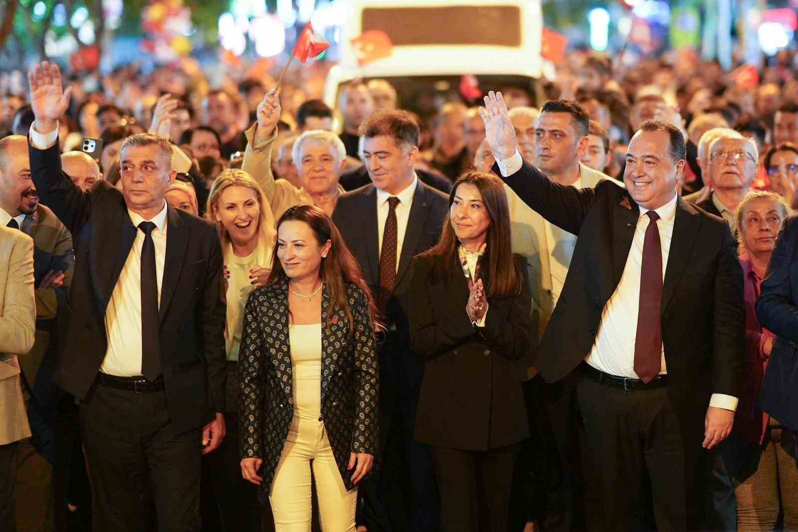 Mesir coşkusu sokaklara taştı
