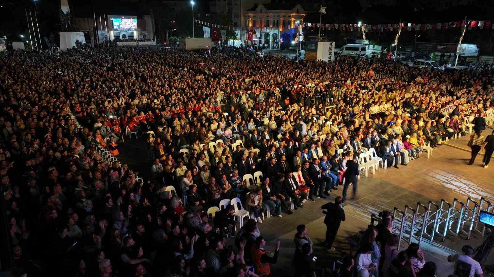 Mesir Fener Alayı şölene dönüştü
