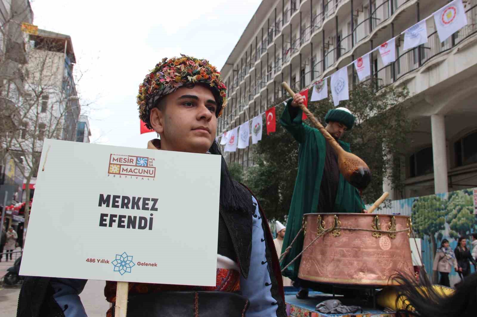 Mesir Macunundan alabilmek için kazanın içine girdiler
