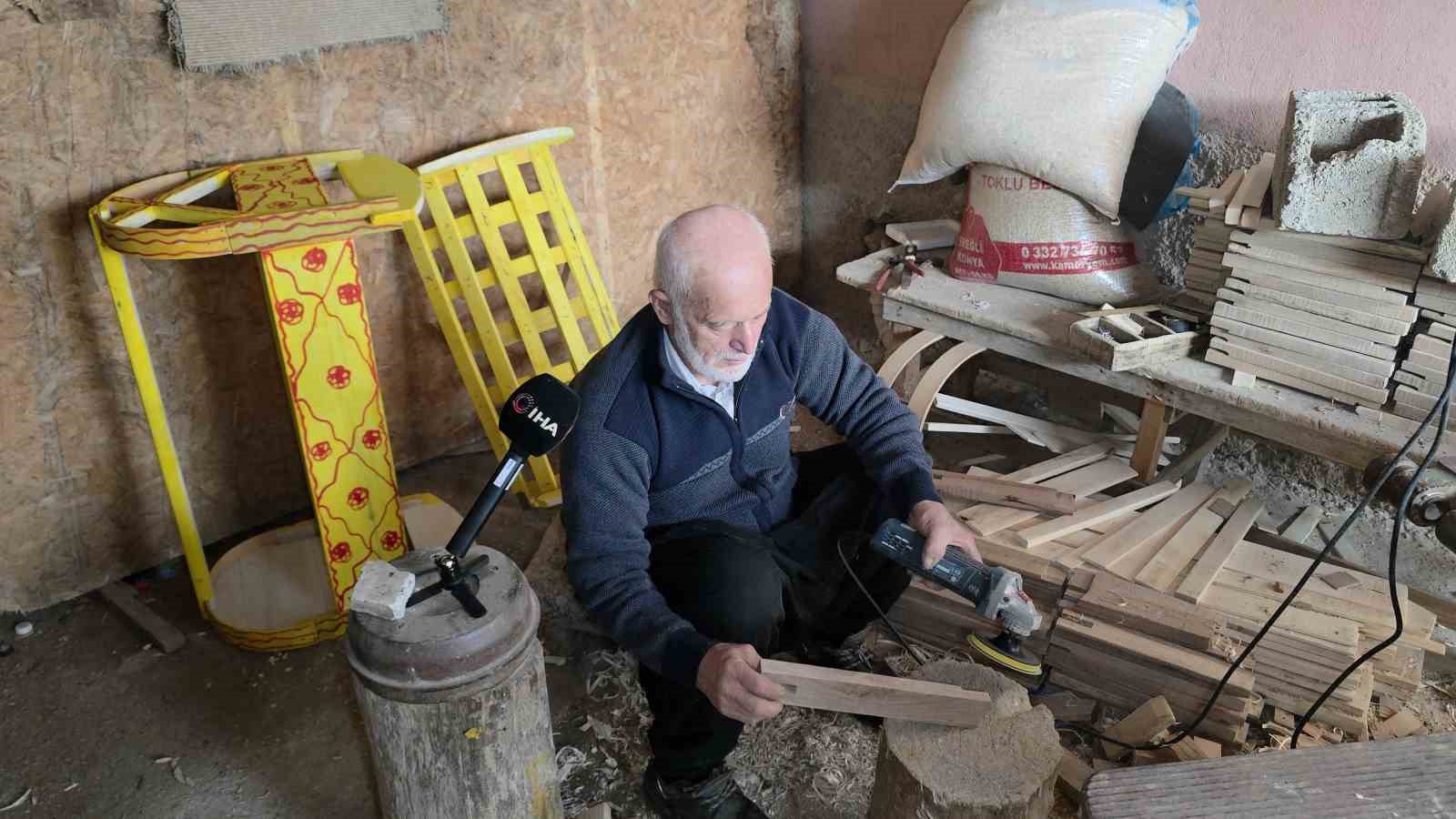 Mesleğine ömrünü adayan tahta beşik ustası, sanatını yaşatacak çırak bulamadı
