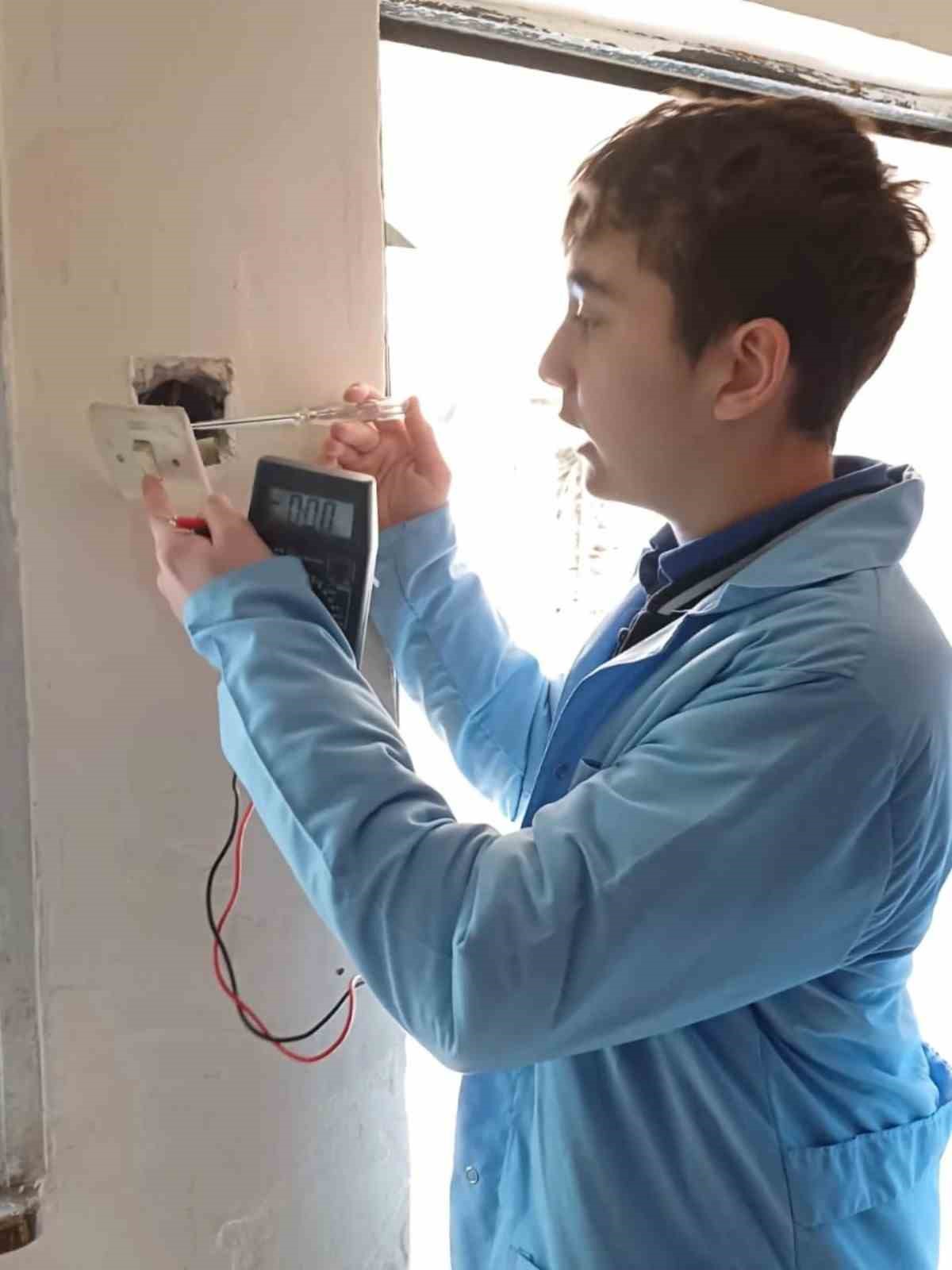 Meslek lisesi öğrencilerinden gönüllere dokunan davranış
