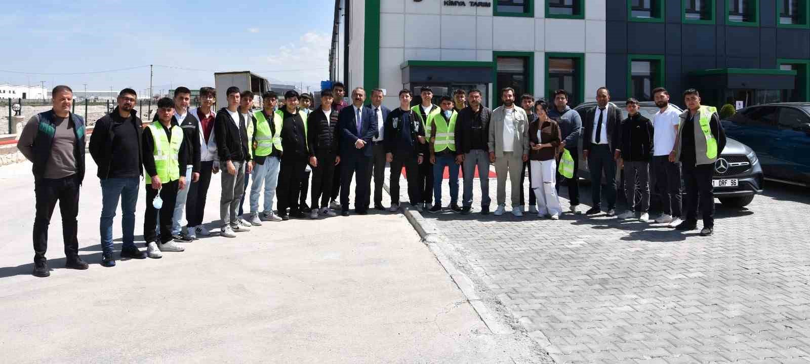 Meslek lisesi öğrencilerine teknik gezi desteği
