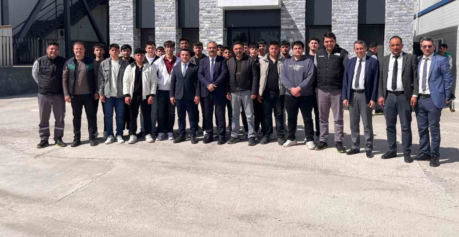 Meslek lisesi öğrencilerine teknik gezi desteği
