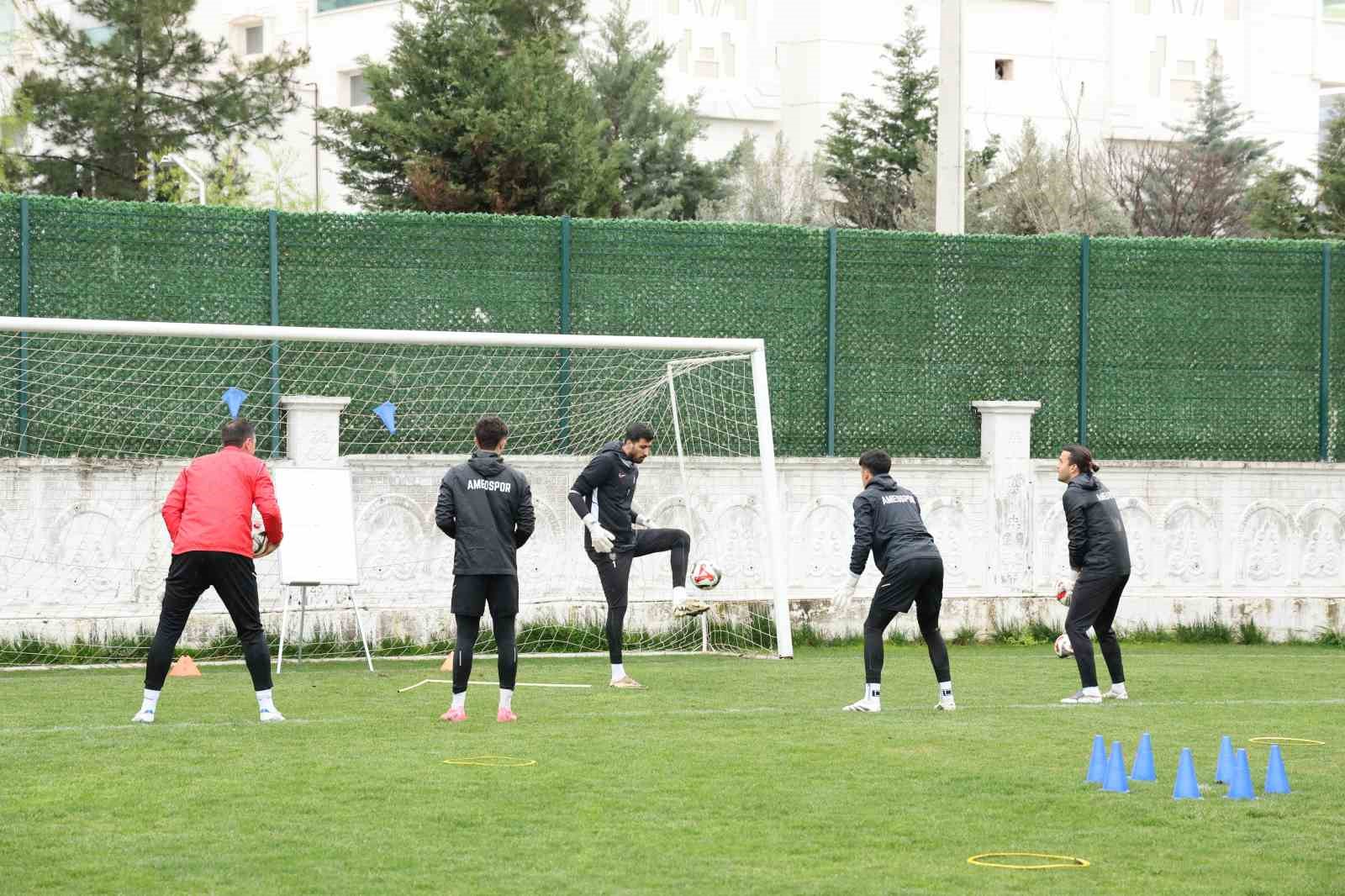 Mesut Bakkal: "Süper Lig’e çıkmak için çok az bir zamanımız kaldı"
