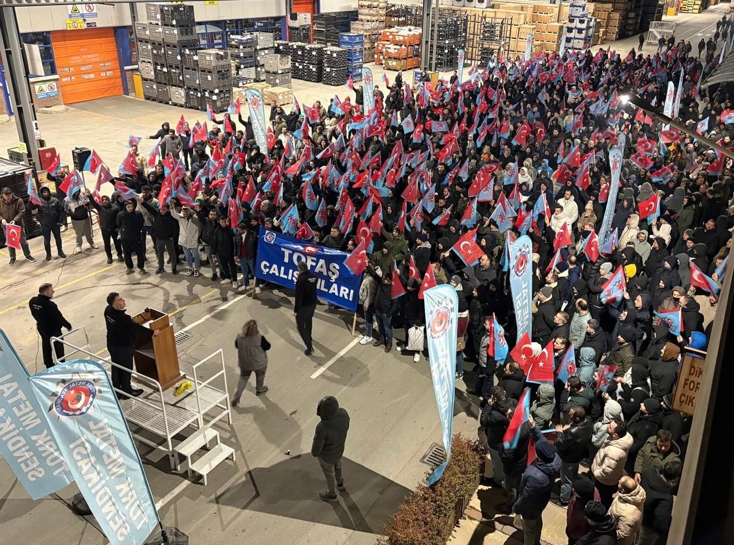 Metaş işçileri kazandı, TOFAŞ’ta büyük kutlama
