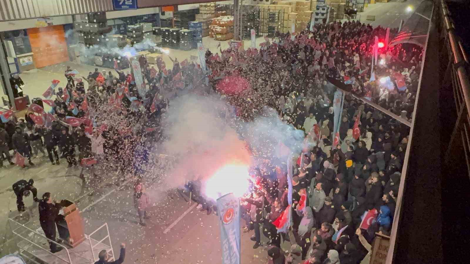 Metaş işçileri kazandı, TOFAŞ’ta büyük kutlama
