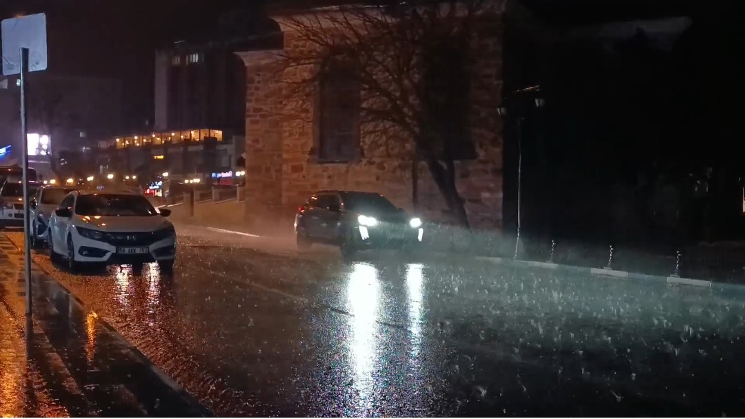 Meteoroloji uyardı, Tekirdağ’da kuvvetli yağış etkili oldu
