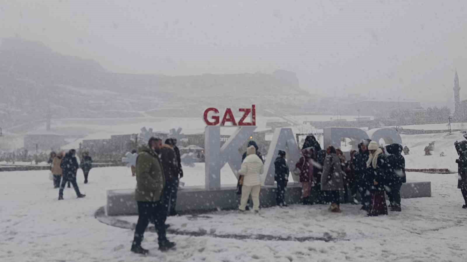 Meteoroloji uyarmıştı: Kars’ta yoğun kar yağışı başladı
