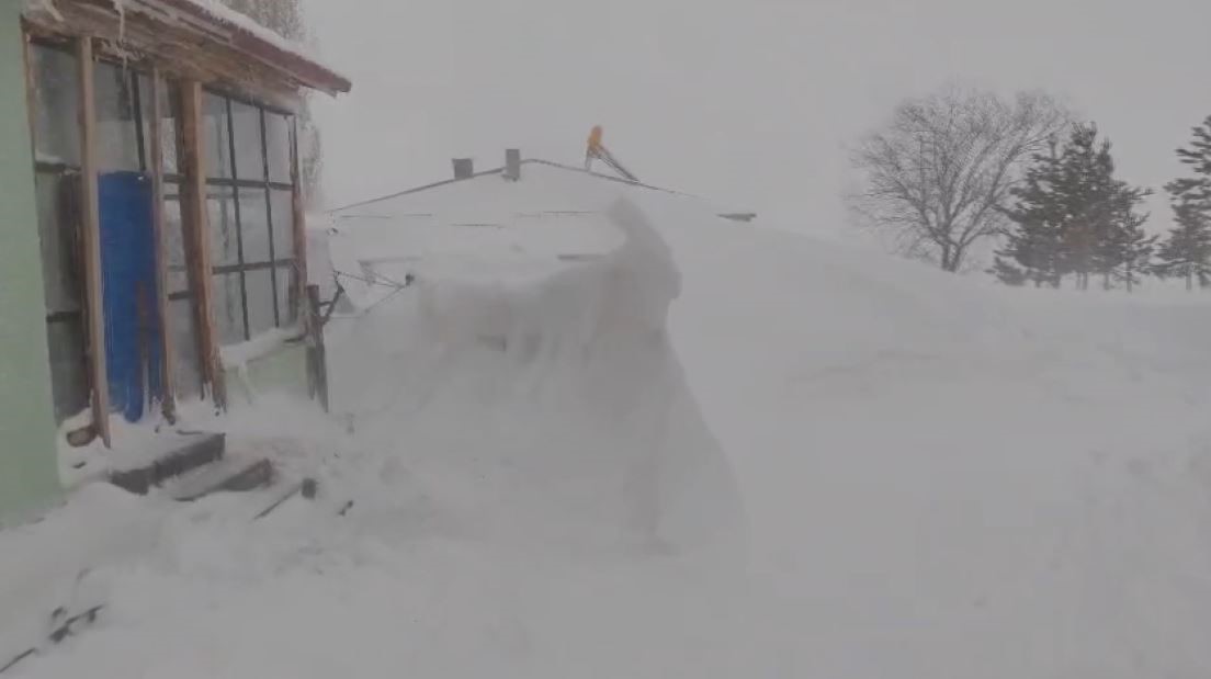 Meteoroloji’nin uyardığı kentte tipi etkili oldu, kar kalınlığı yer yer 3 metreyi buldu
