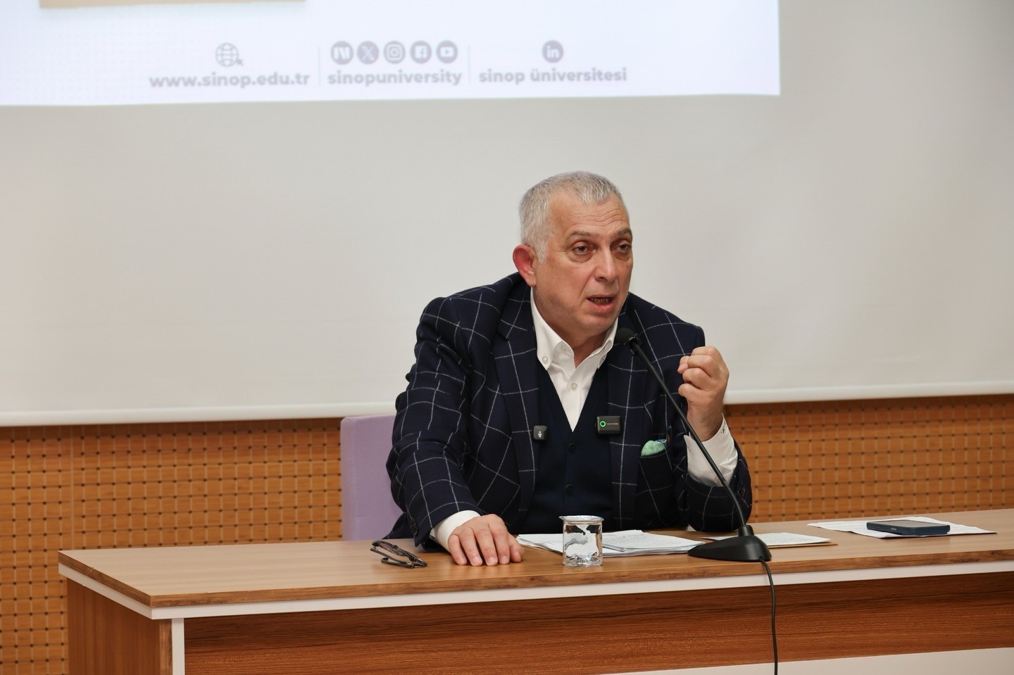 Metin Külünk: "Mesele, hak ile batıl mücadelesinde kimin nerede durduğudur"
