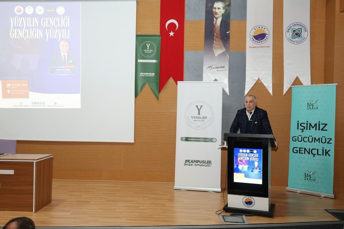 Metin Külünk: "Mesele, hak ile batıl mücadelesinde kimin nerede durduğudur"
