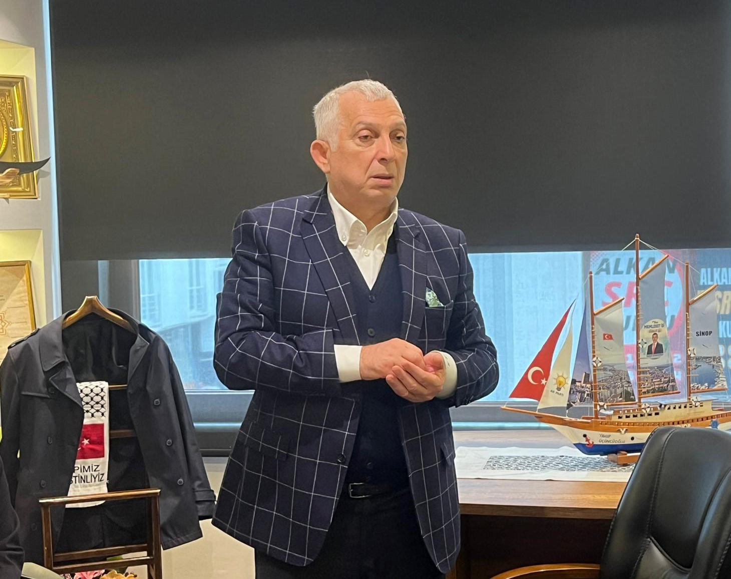 Metin Külünk Sinop’ta partililerle bir araya geldi
