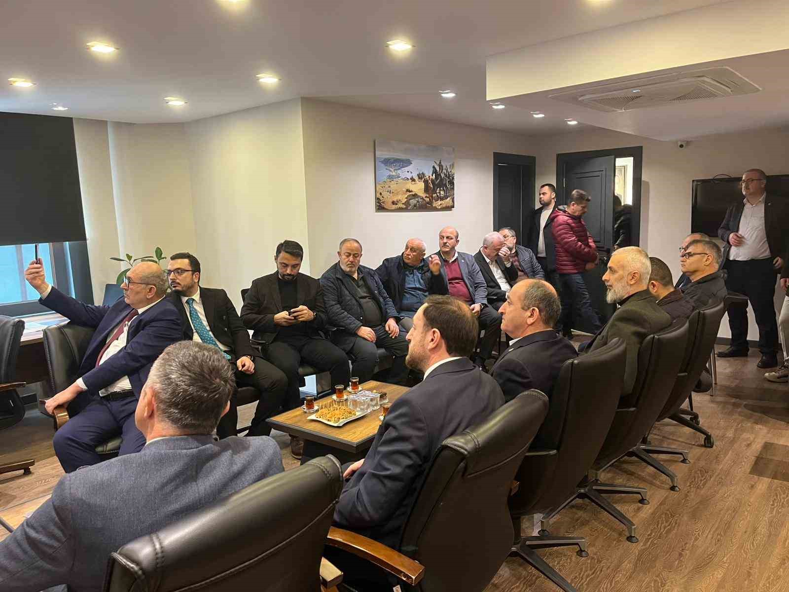 Metin Külünk Sinop’ta partililerle bir araya geldi
