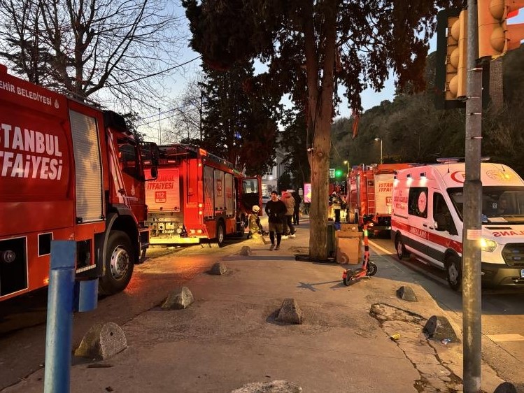 Metin Sabancı Baltalimanı Kemik Hastalıkları Eğitim ve Araştırma Hastanesi’nde yangın: 11 hasta tahliye edildi
