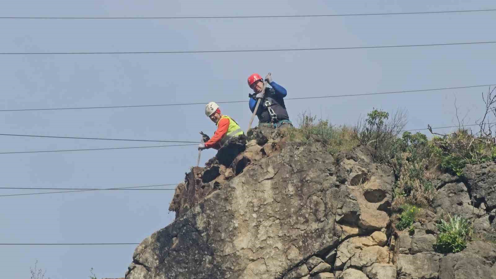 Metrelerce yükseklikte tehlikeli görev
