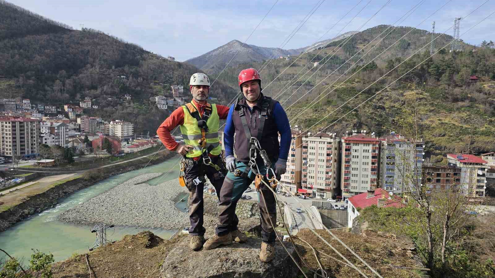 Metrelerce yükseklikte tehlikeli görev
