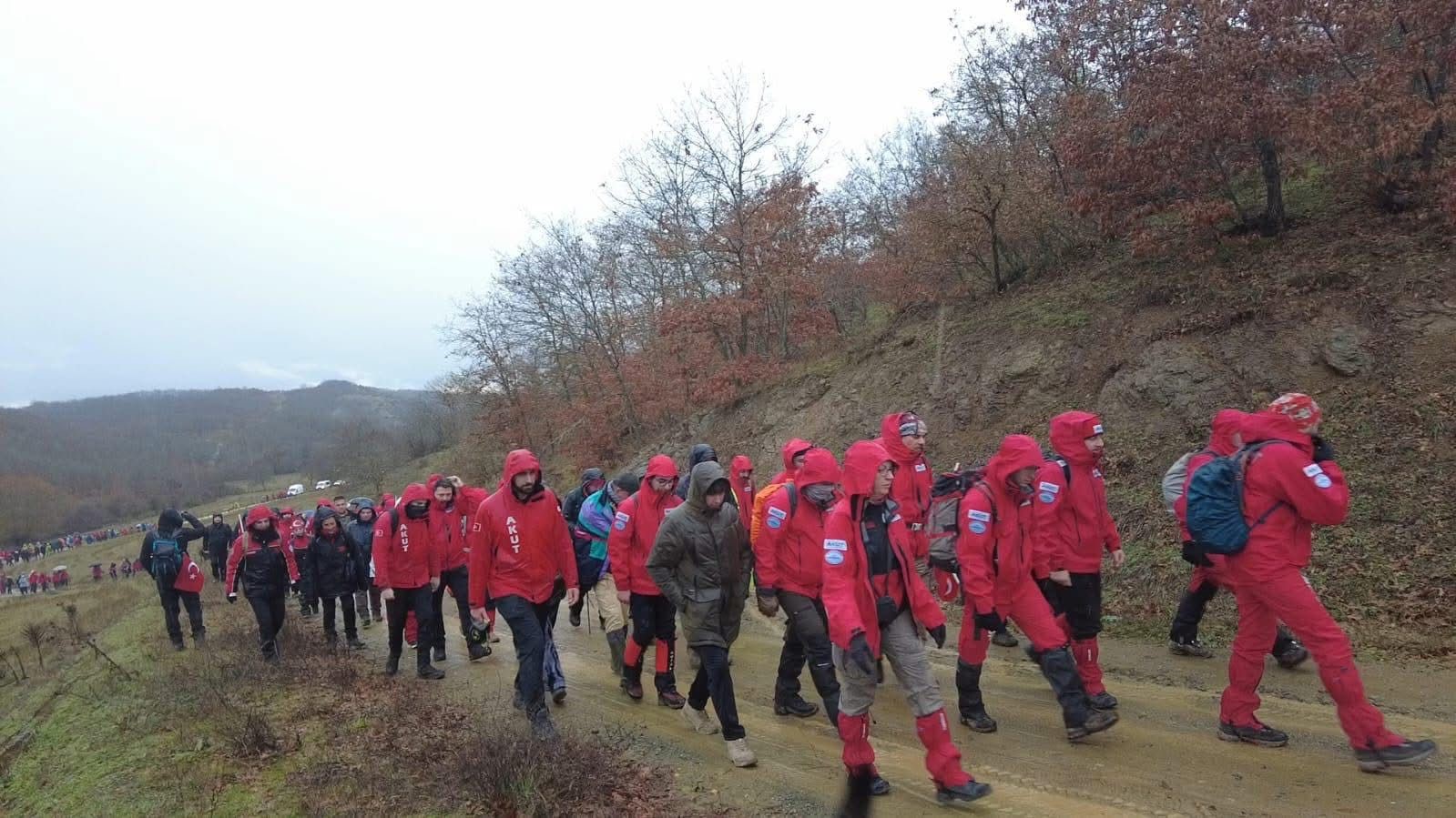 Metristepe’de 18 yıllık vefa: AKUT, İnönü Zaferi’ni kar altında kutladı

