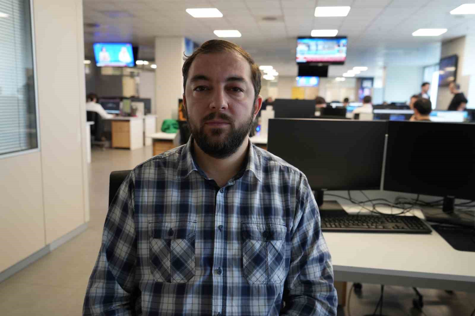 Metrobüste köpek koltukta oturdu, sosyal medyada tartışma başladı
