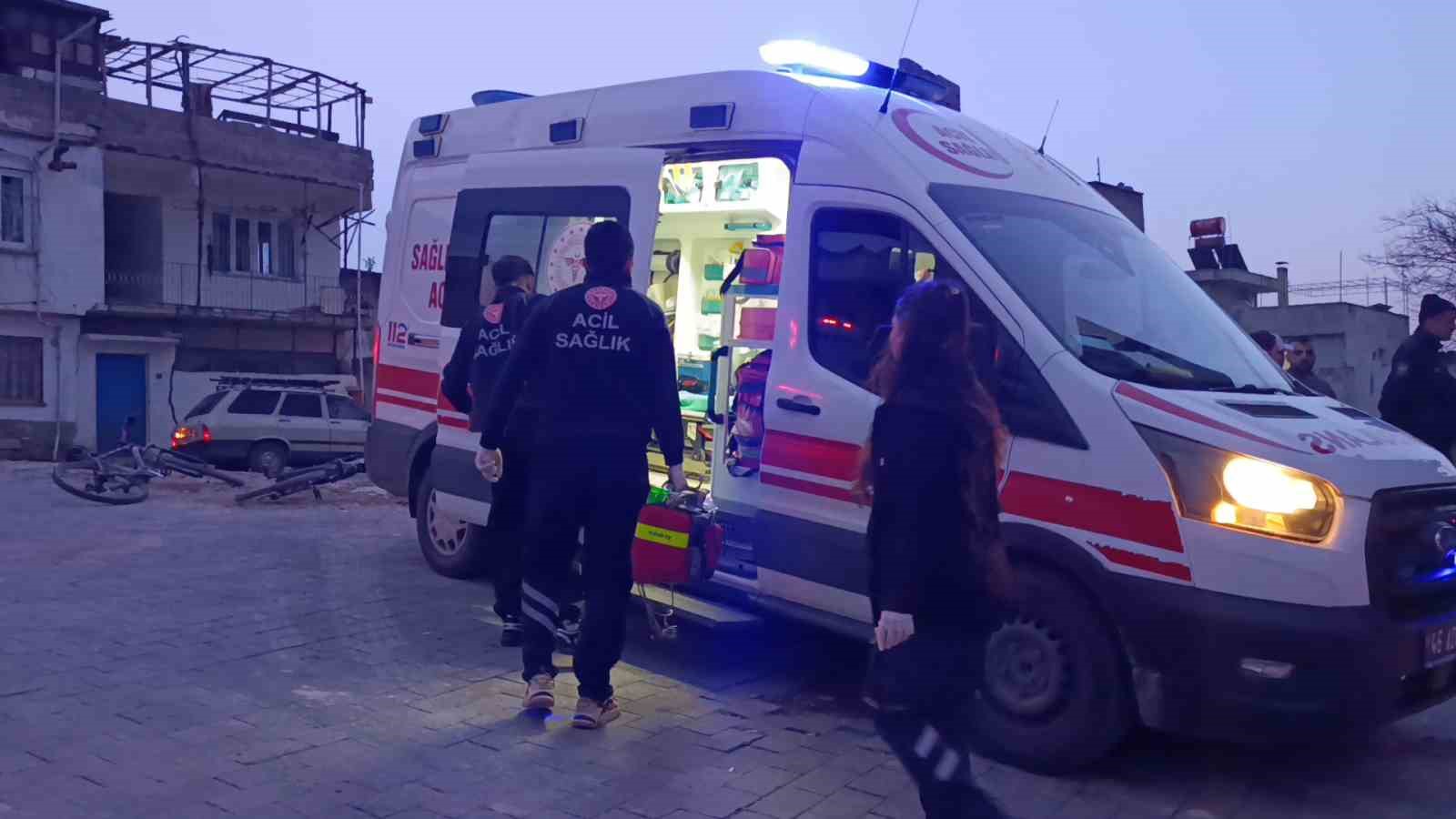 Metruk binada erkek cesedi bulundu
