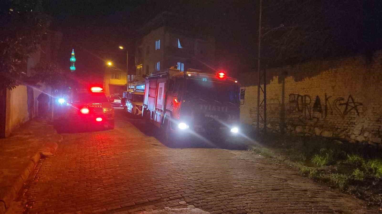Metruk binadaki yangın korkuttu
