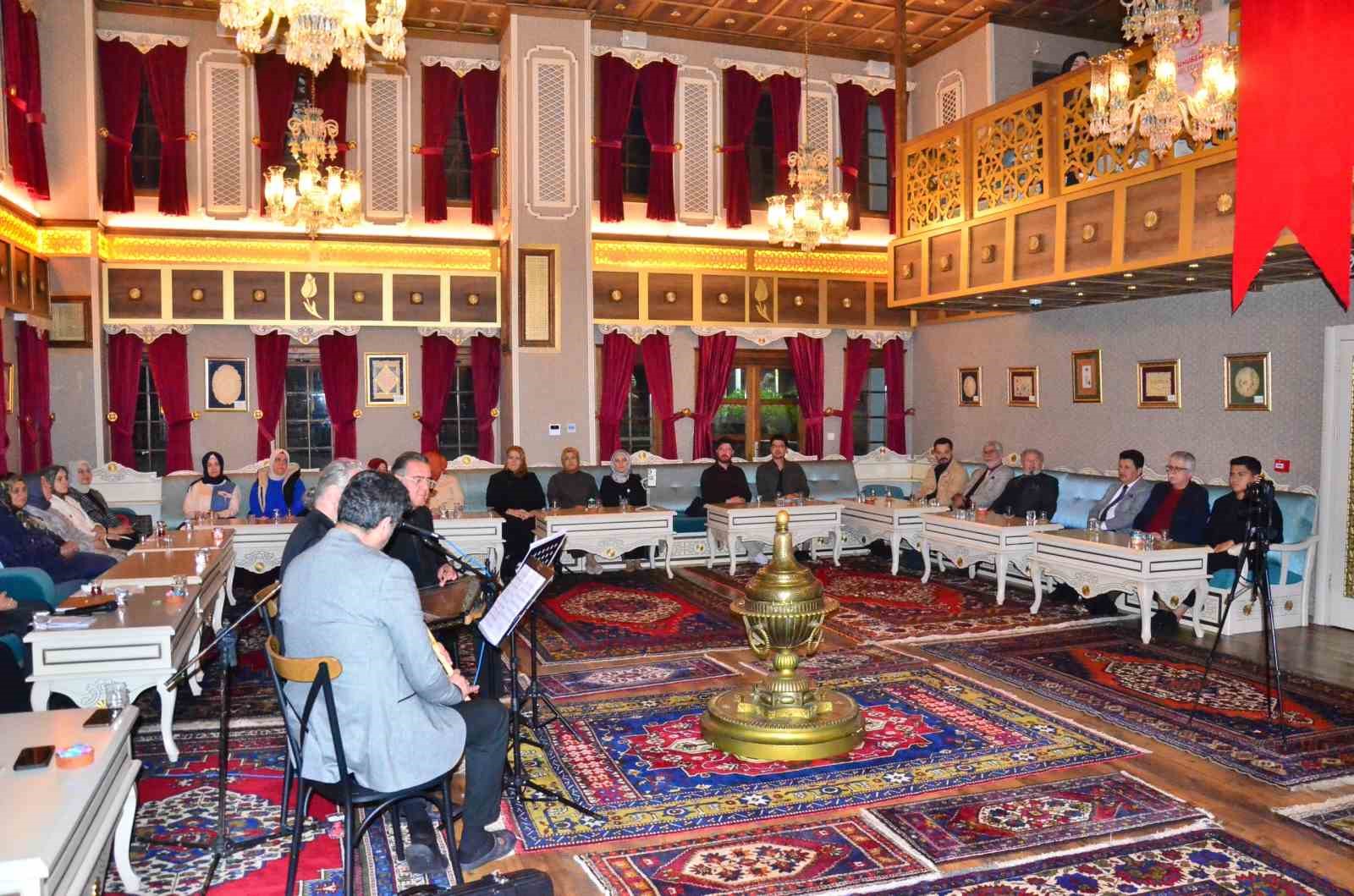 Mevlana’nın sessizliği Manisa’da yankılandı
Mevlana’nın sessizliği Manisa’da yankılandı