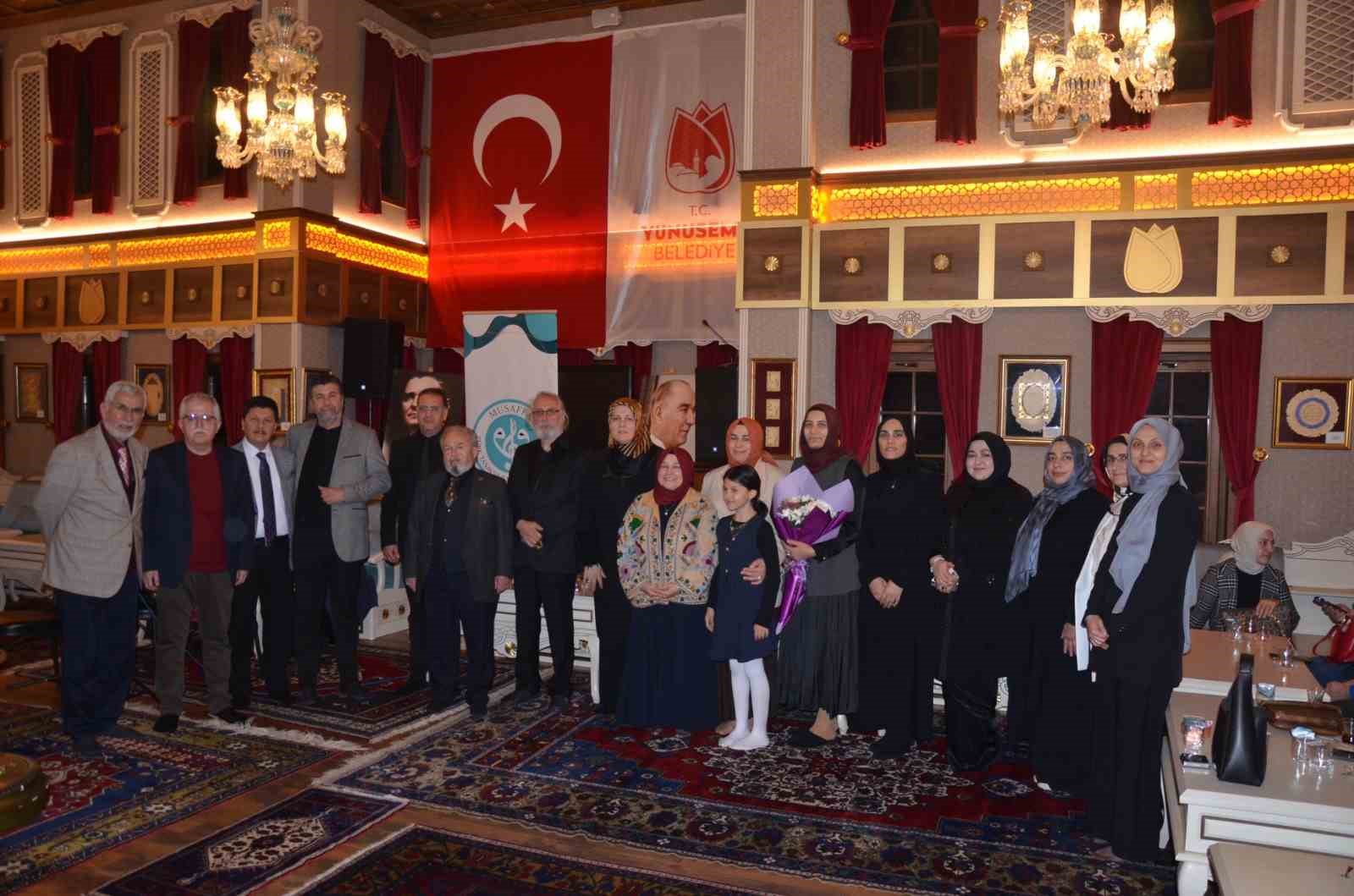 Mevlana’nın sessizliği Manisa’da yankılandı
Mevlana’nın sessizliği Manisa’da yankılandı