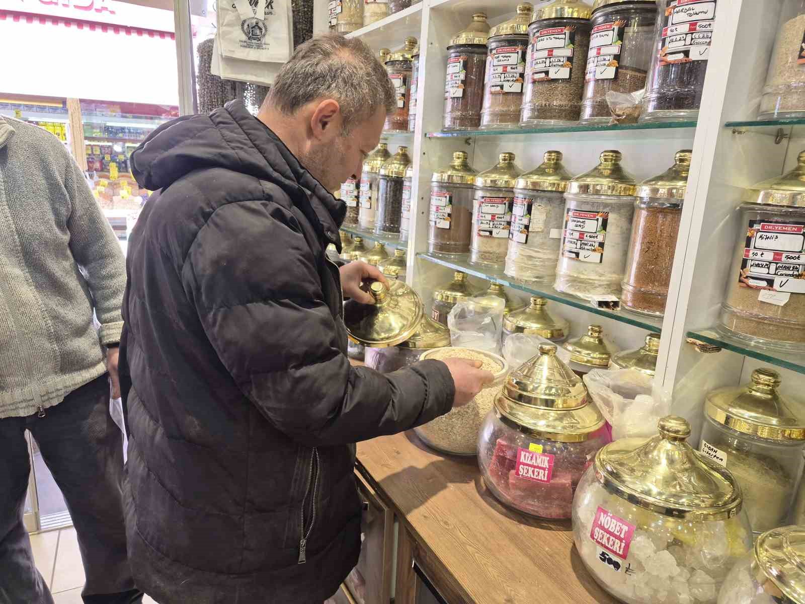 Mevsim geçişlerinde kırgınlığa karşı bu bitkisel karışım öneriliyor
