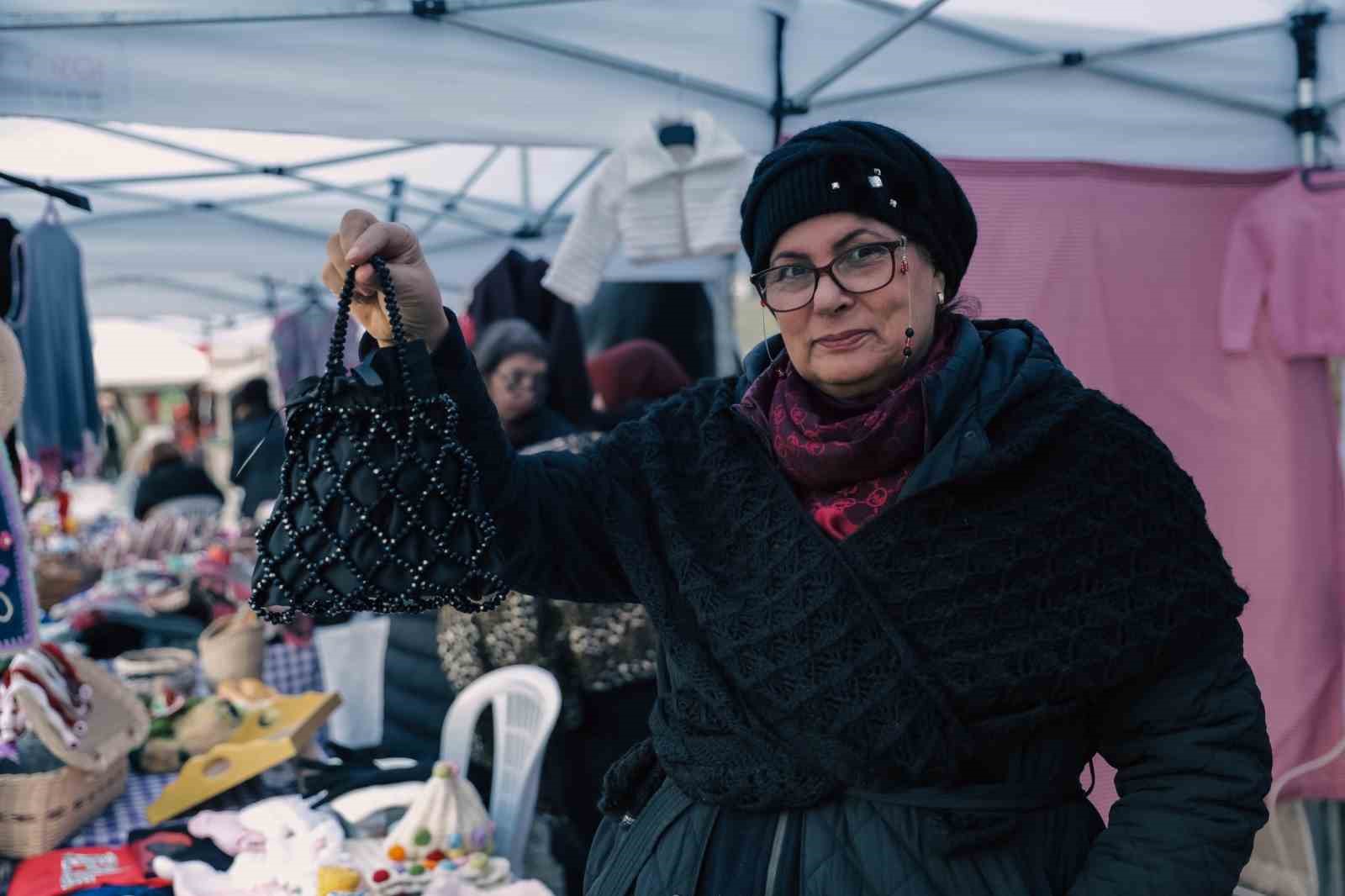 "Meydan Kadınların" dayanışma pazarına büyük ilgi

