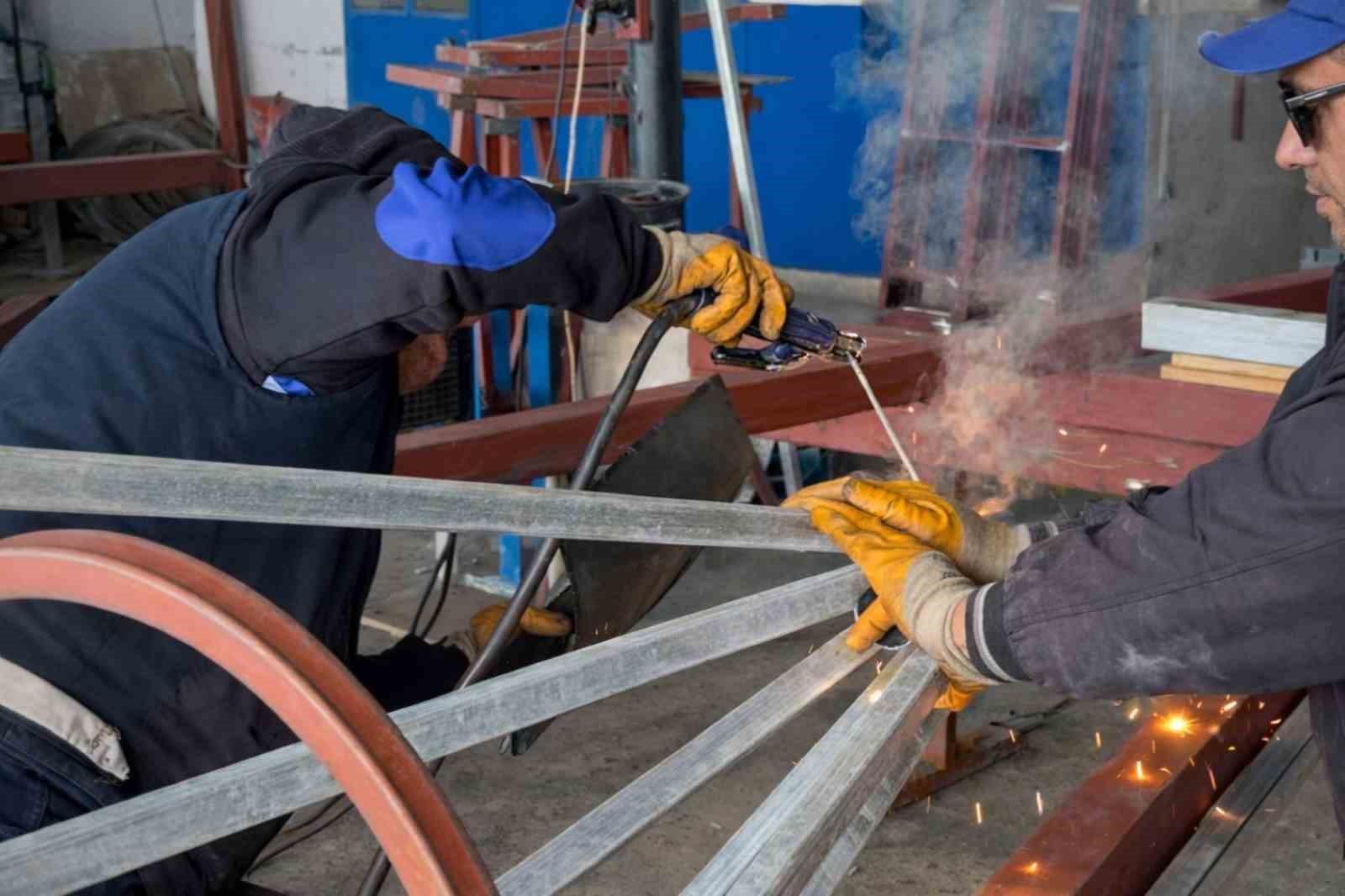 Meydanın ışıltısı fotoğraf karelerine yansıdı
