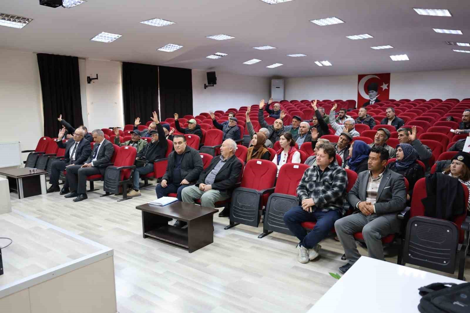 Meyve ve Sebze Üreticileri Birlikleri genel kurul toplantıları gerçekleştirildi
Meyve ve Sebze Üreticileri Birlikleri genel kurul toplantıları gerçekleştirildi