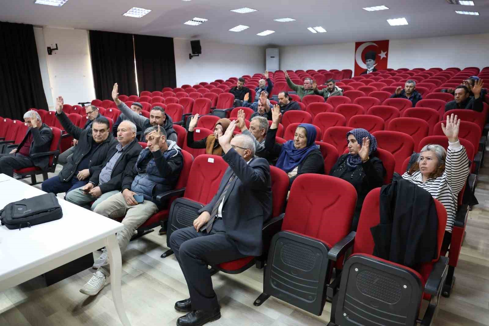 Meyve ve Sebze Üreticileri Birlikleri genel kurul toplantıları gerçekleştirildi
Meyve ve Sebze Üreticileri Birlikleri genel kurul toplantıları gerçekleştirildi