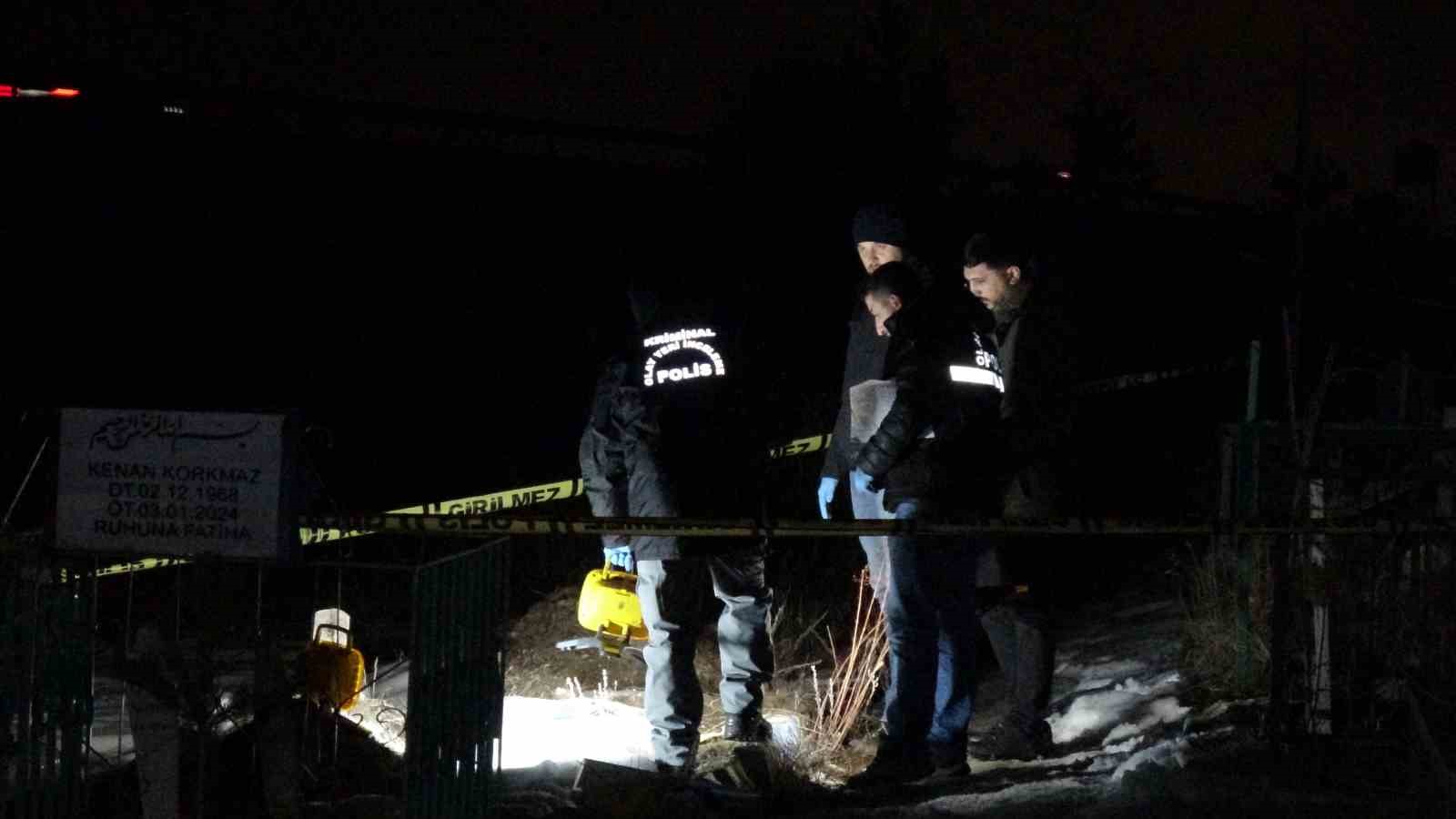 Mezarlıkta çöp poşeti içinde cenin bulundu
