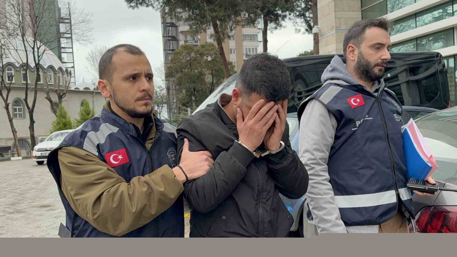 Mezarlıkta defin işlemi sırasında bir kişiyi silahla yaralayan şahıs yakalandı
