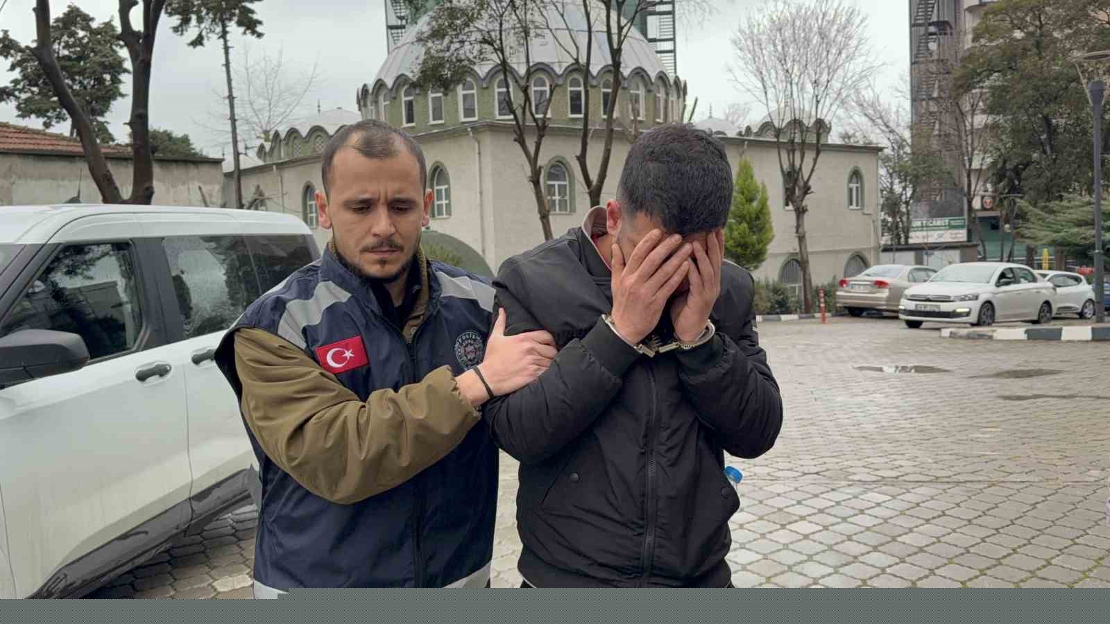 Mezarlıkta defin işlemi sırasında bir kişiyi silahla yaralayan şahıs yakalandı
