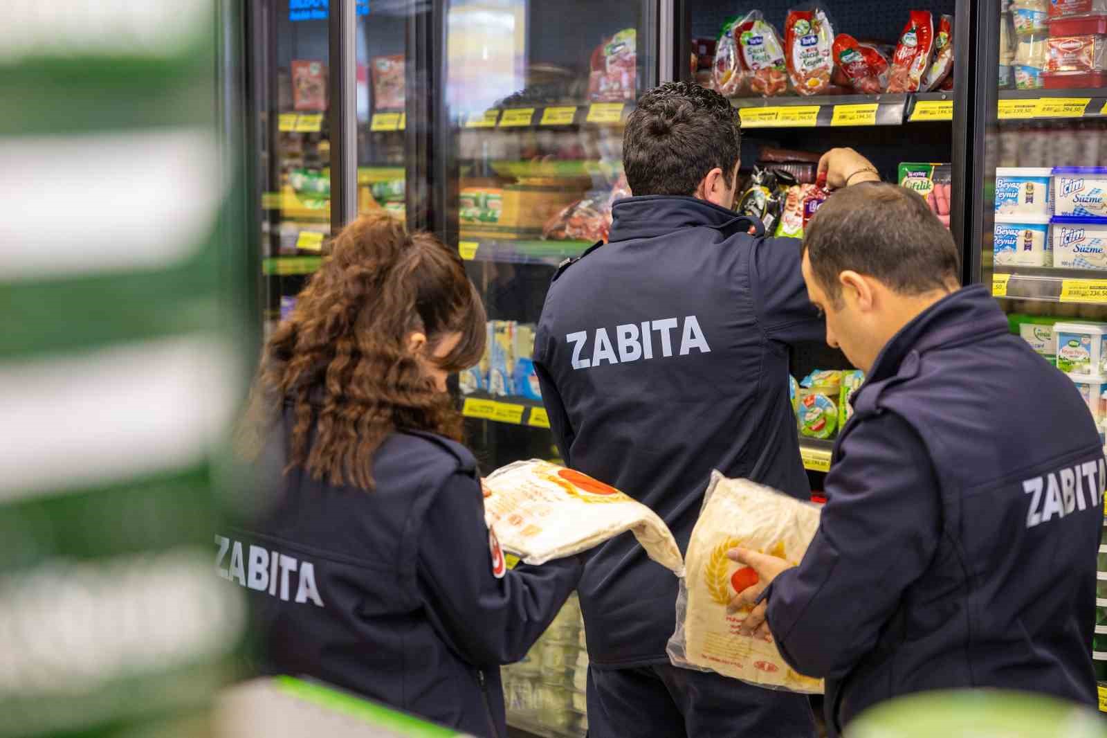 Mezitli Belediyesi denetimde tarihi geçmiş ürünlere geçit vermedi
Mezitli Belediyesi denetimde tarihi geçmiş ürünlere geçit vermedi