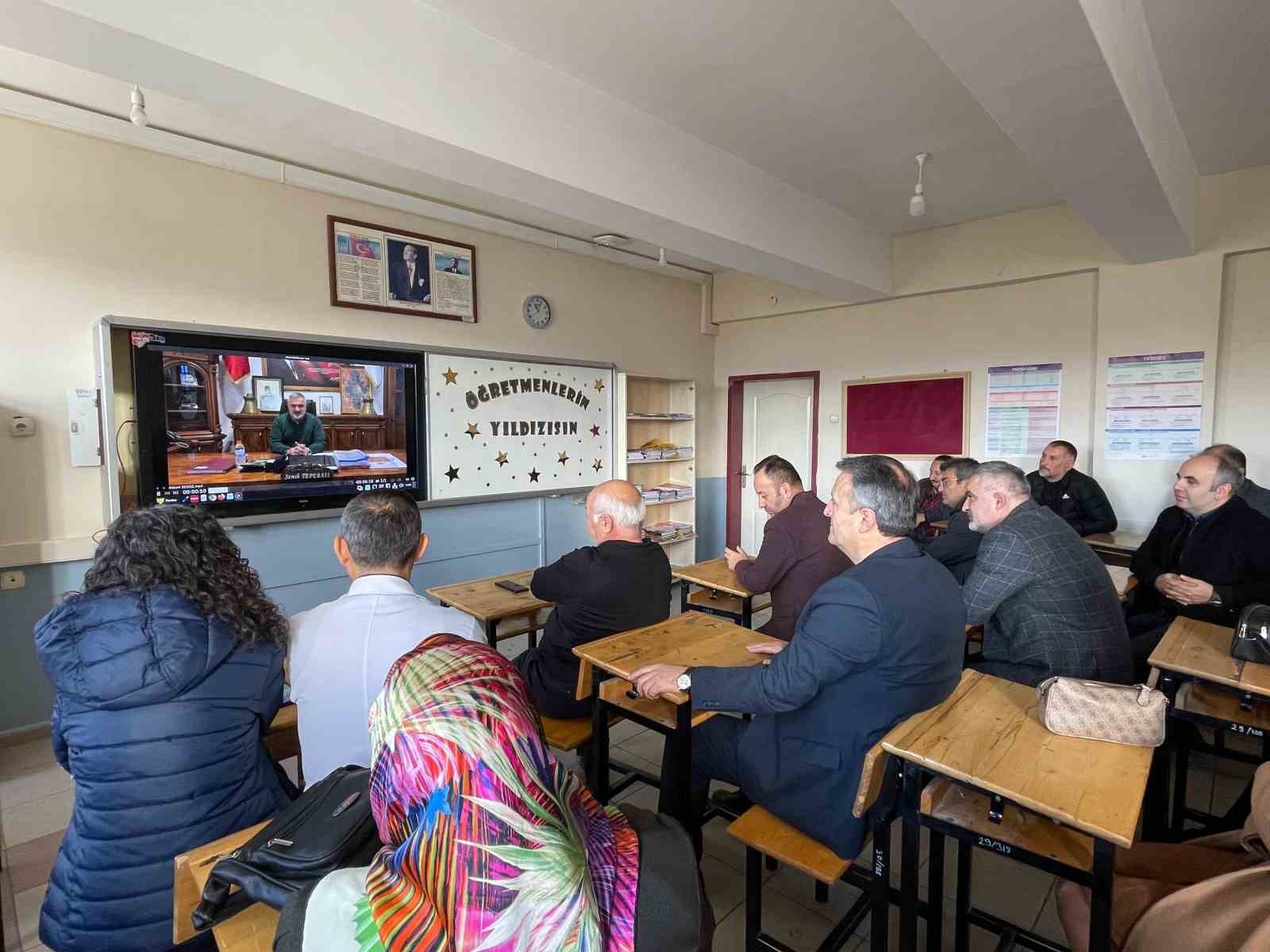 Mezun öğrencilerinden öğretmenlerine unutulmaz veda
