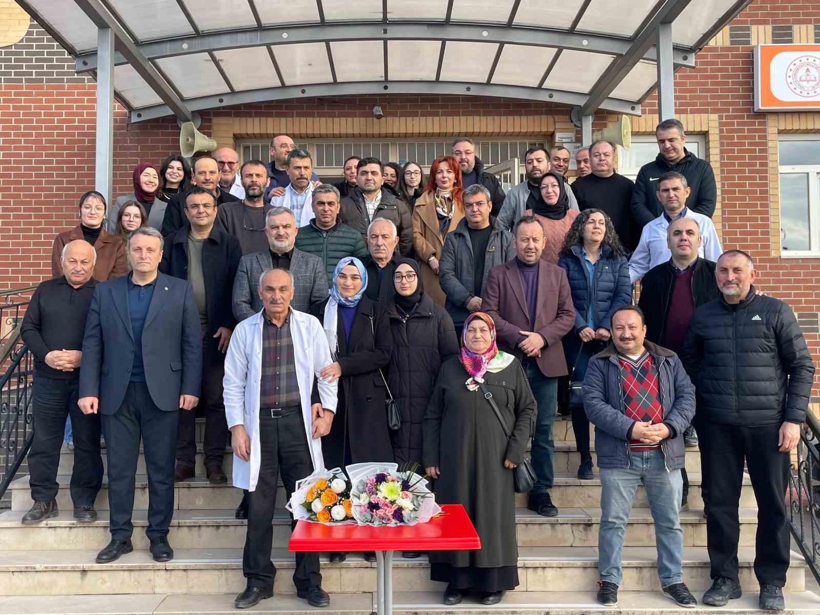 Mezun öğrencilerinden öğretmenlerine unutulmaz veda
