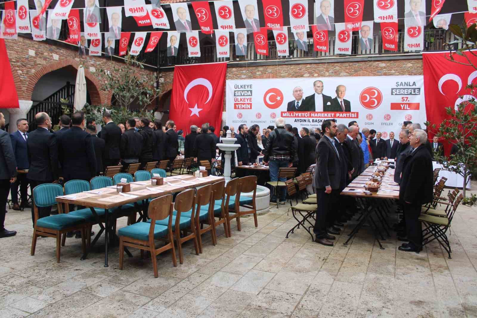 MHP Aydın’da yeni yönetim tanıtıldı
